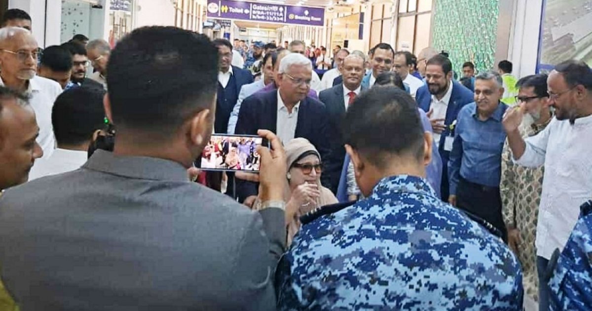 দেশে ফিরেছেন খালেদা জিয়া