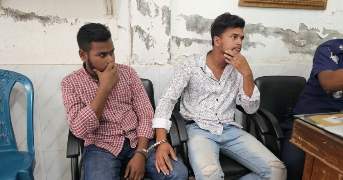 টাকার বিনিময়ে অন্যের হয়ে এসএসসি পরীক্ষা দিতে আসা দুই জন আটক