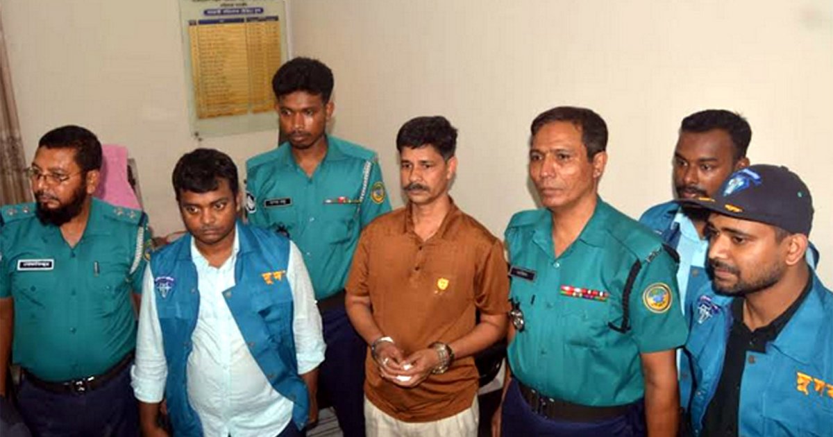 বিআরটিএ কার্যালয়ে দুদকের অভিযান
