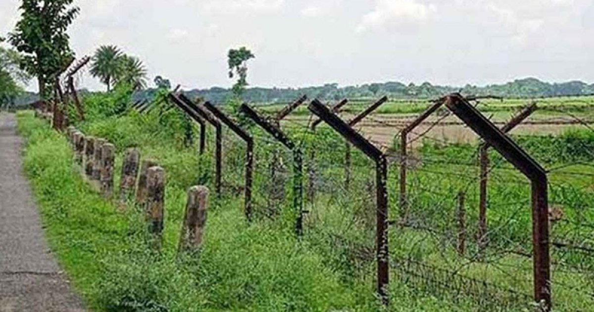 বিএসএফের হাতে ৪ বাংলাদেশি আটক
