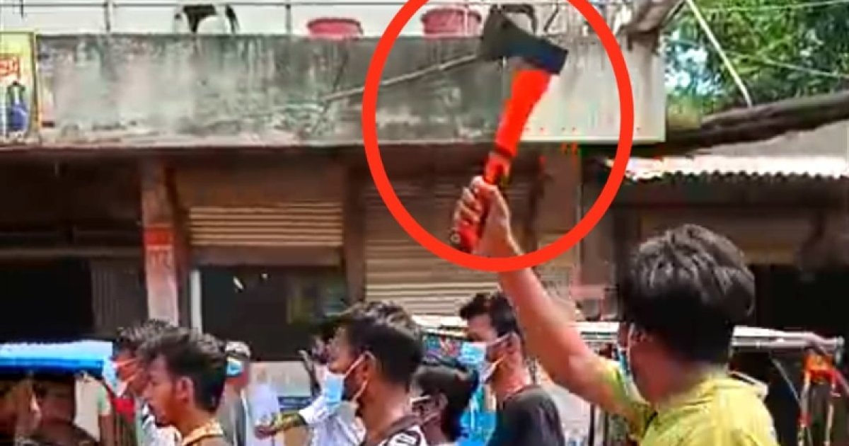 নাগরিক ঐক্যের ব্যানারে প্রকাশ্যে দেশীয় অস্ত্র নিয়ে মিছিল, আটক ২