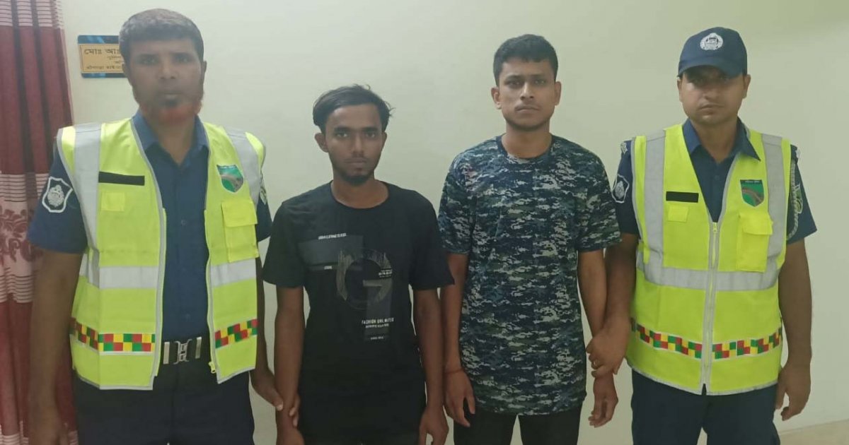 বাসের ধাক্কায় অ্যাম্বুলেন্সের পাঁচ যাত্রী নিহতের ঘটনায় ২ জন আটক