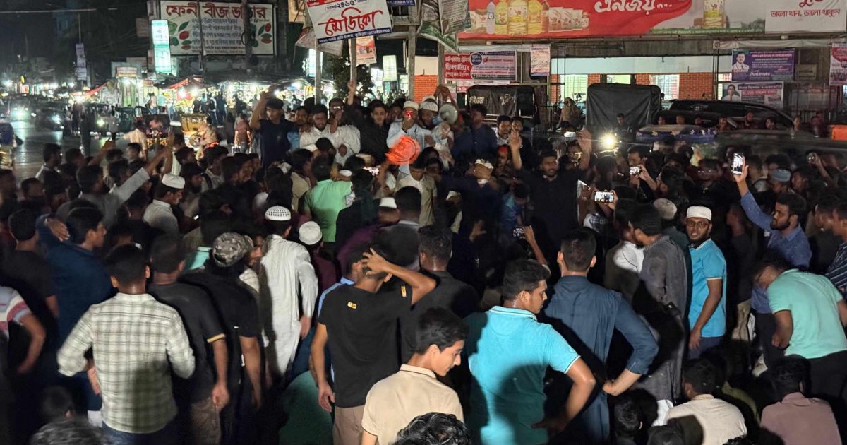 আ.লীগ নিষিদ্ধের দাবিতে ফেনীতে ‘ব্লকেড’ কর্মসূচি
