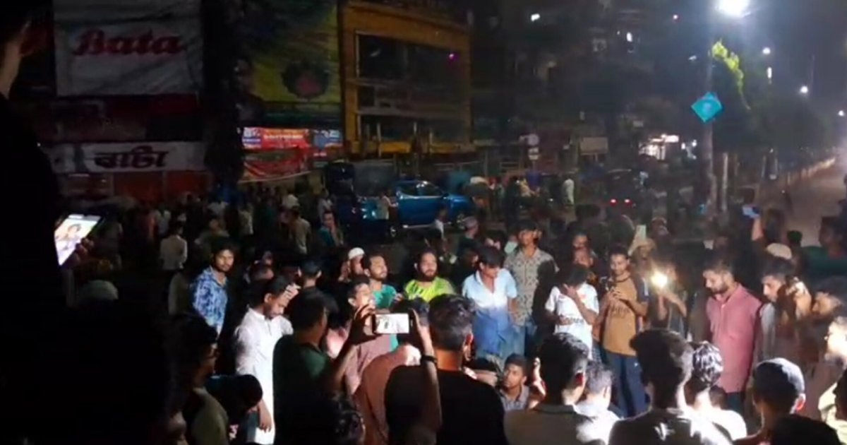 আ.লীগ নিষিদ্ধের দাবিতে চট্টগ্রামে রাতভর ছাত্র-জনতা ও শিবিরের বিক্ষোভ