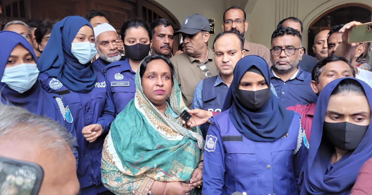 কারাগারে আইভী