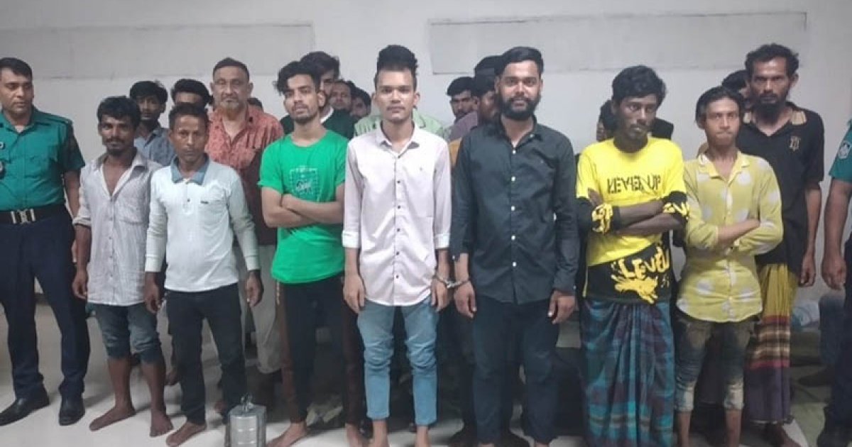 মোহাম্মদপুরে বিশেষ অভিযানে গ্রেফতার ৩২