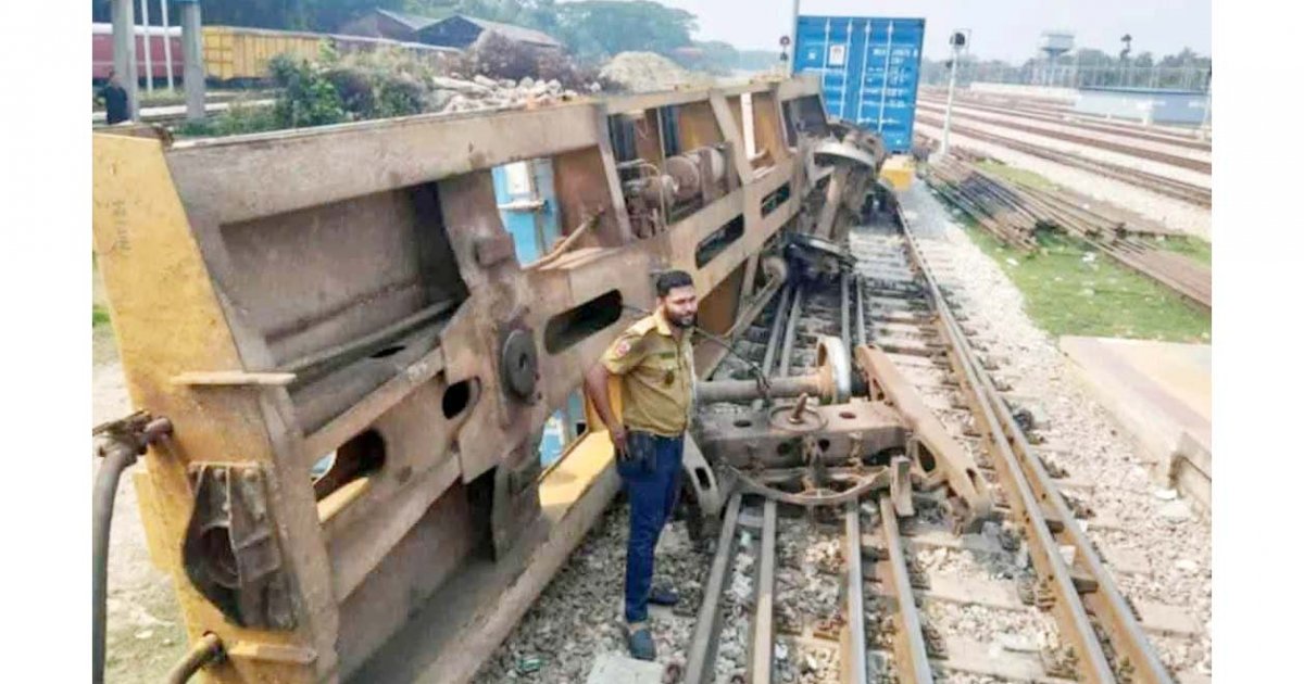 ব্রাহ্মণবাড়িয়ার আখাউড়ায় ট্রেন লাইনচ্যুত