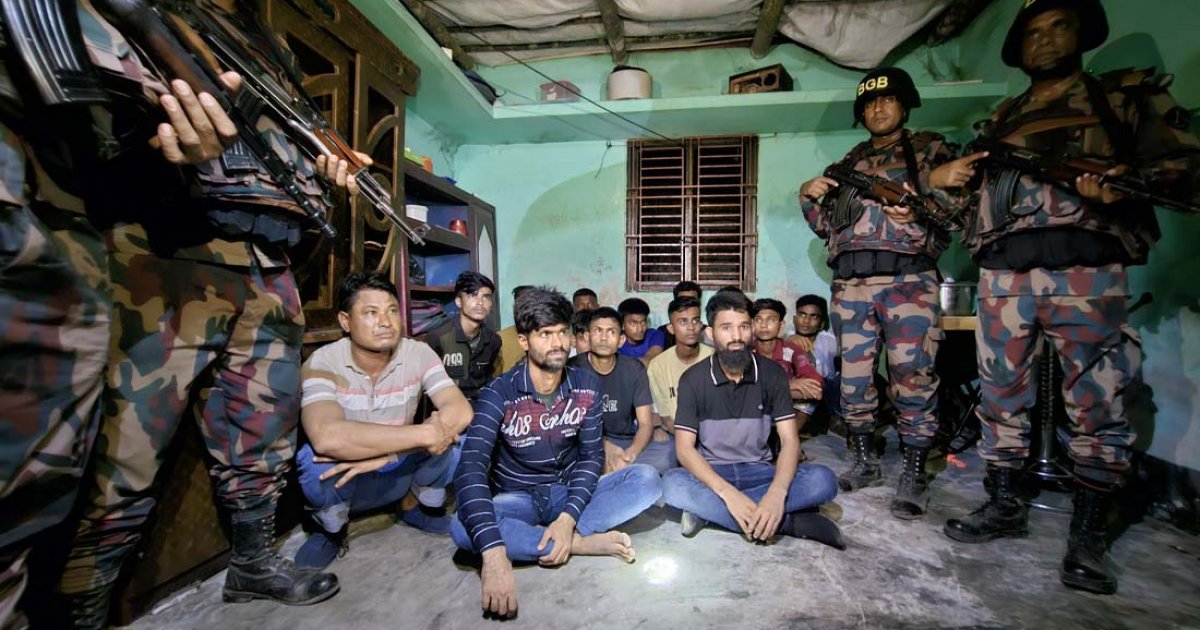 টেকনাফে ‘জিম্মিঘর’ থেকে ১৪ অপহৃত উদ্ধার