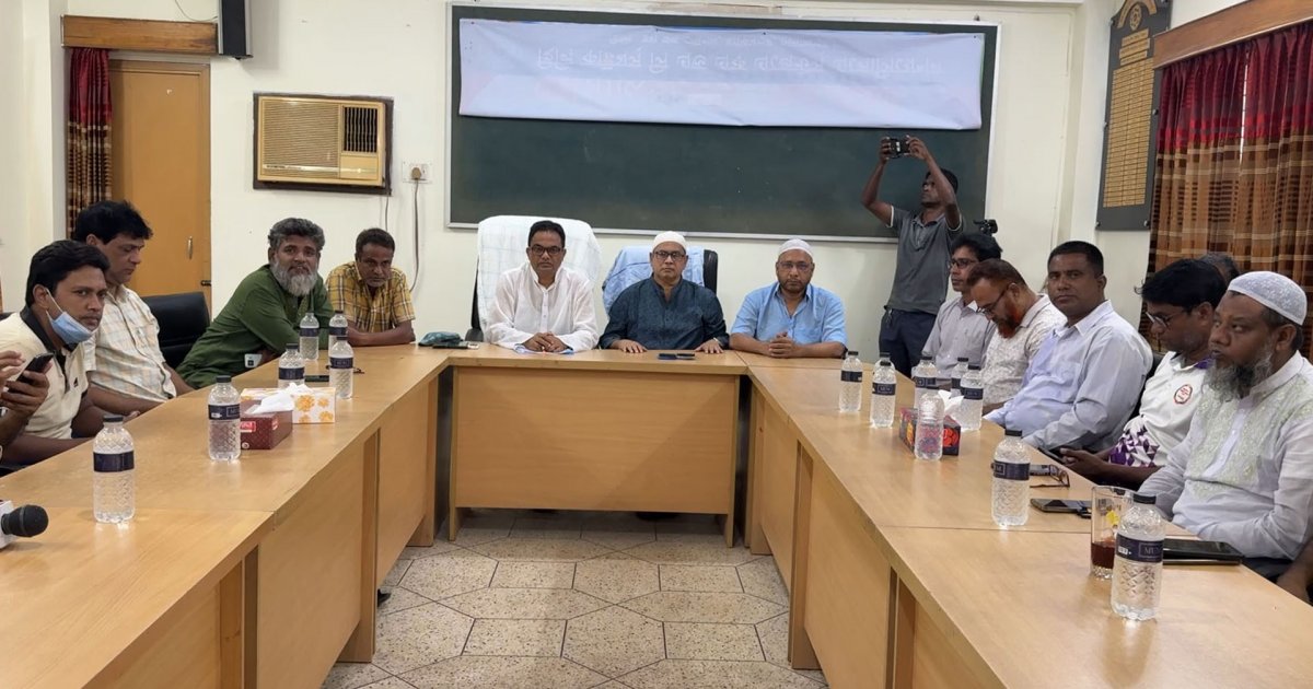 কাস্টমস ও বন্দরের হয়রানির কারণে হিলি স্থলবন্দরে আমদানি-রফতানি কমেছে