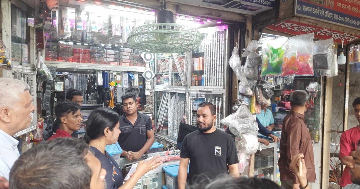 ঢাকা স্টেডিয়ামে প্রথবারের মতো মোবাইল কোর্ট