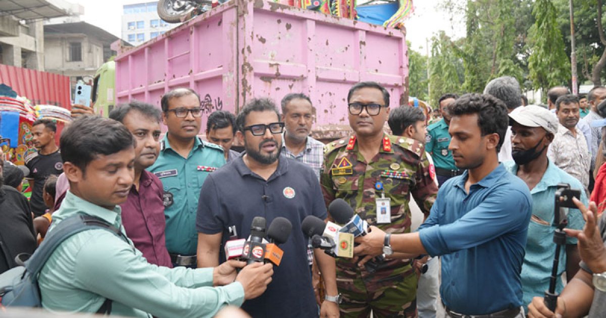 ব্যাটারিচালিত রিকশার উৎপাদন বন্ধ: ডিএনসিসি প্রশাসক