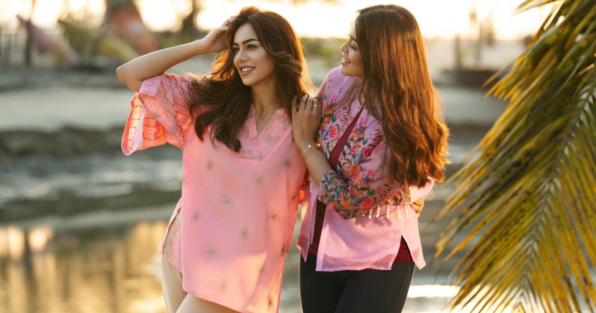 ঈদের পোশাক এনেছে লা রিভ