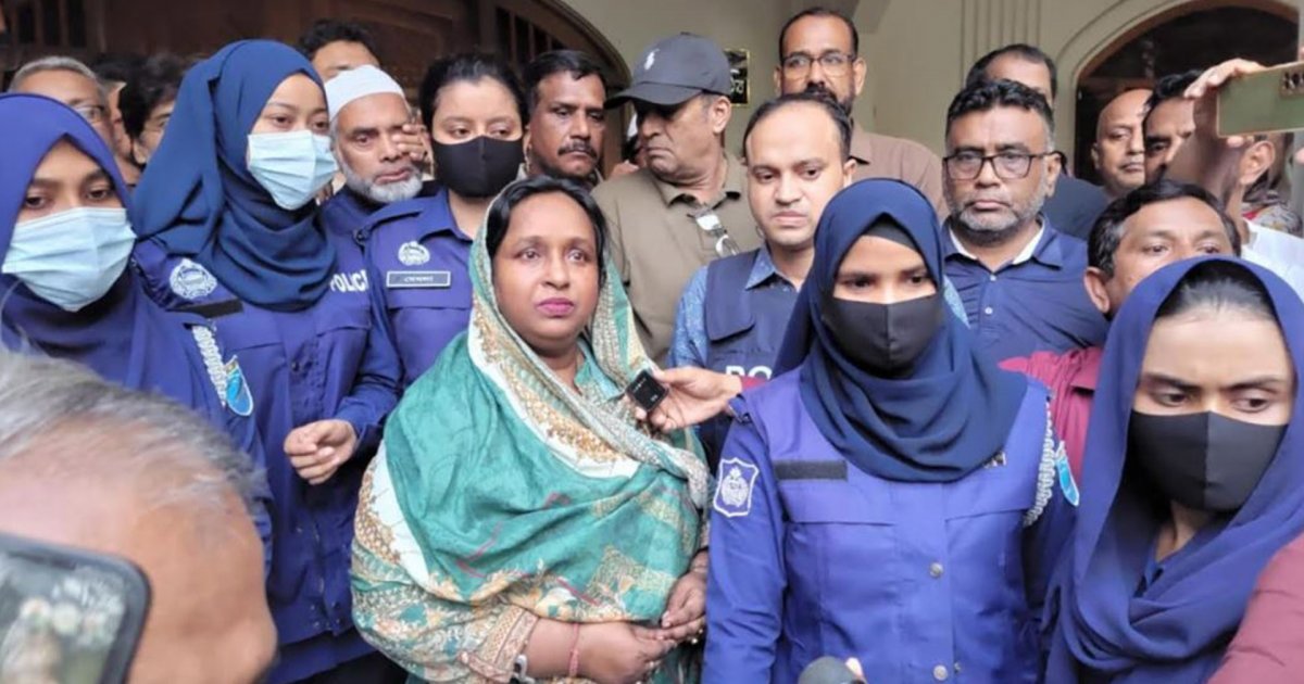 আইভীকে গ্রেফতার করে নেওয়ার পথে গাড়িবহরে হামলা, সাংবাদিকসহ ২৫২ জনের বিরুদ্ধে মামলা