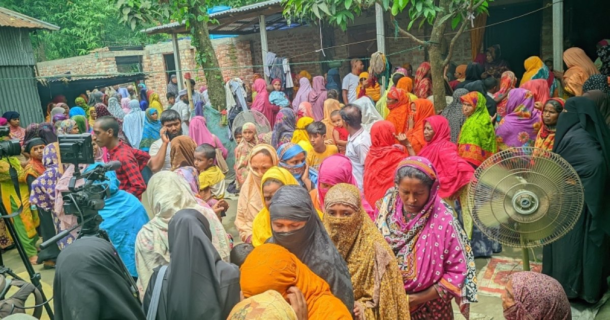 এক মোটরসাইকেলে ৪ জন, বাসের ধাক্কায় প্রাণ গেলো মা-মেয়েসহ তিন জনের