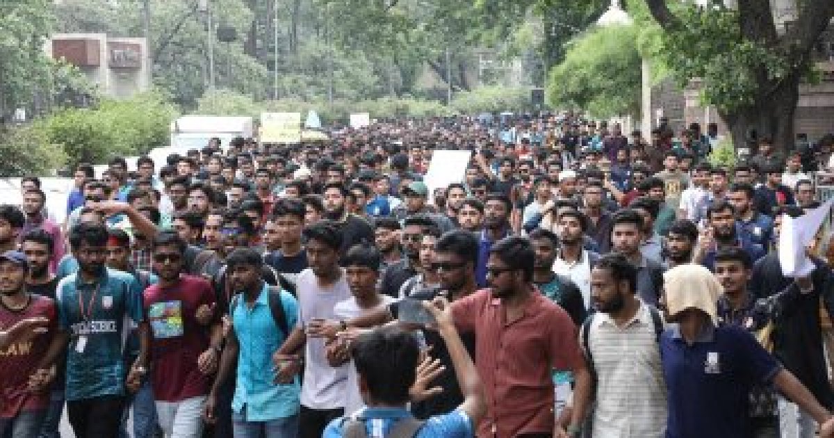 দাবি পূরণ না হওয়া পর্যন্ত কাকরাইল না ছাড়ার ঘোষণা জবি শিক্ষার্থীদের
