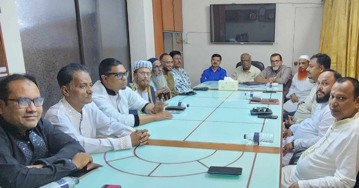 ‘চট্টগ্রাম বন্দর বিদেশিদের হাতে তুলে দেওয়ার ষড়যন্ত্র থেকে সরে আসতে হবে’