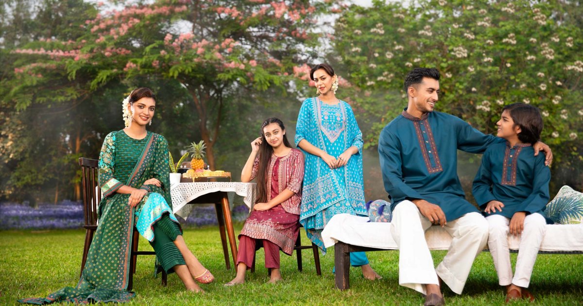 ঈদ পোশাক এনেছে সারা
