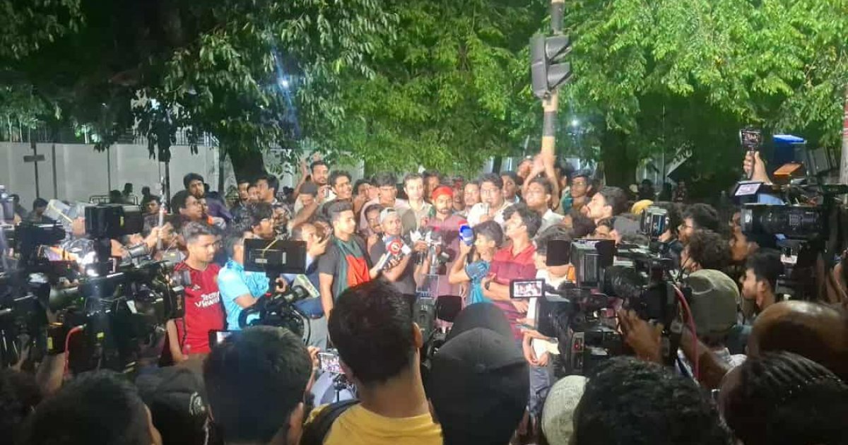 আন্দোলন চালিয়ে যাওয়ার ঘোষণা জবি শিক্ষার্থীদের