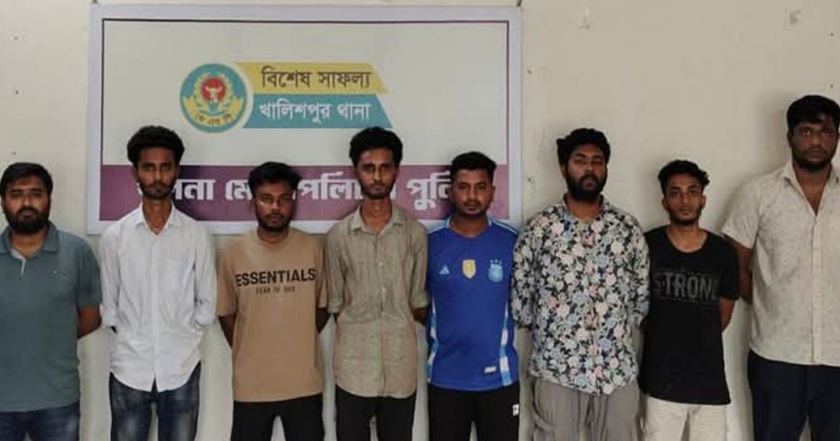 ব্যবসায়ীর কাছে চাঁদা দাবি, বৈষম্যবিরোধী আন্দোলনের দুই নেতাসহ গ্রেফতার ৮