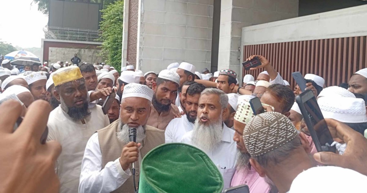 আশ্বাস পেয়ে আন্দোলন স্থগিত করলেন মসজিদভিত্তিক শিক্ষা কার্যক্রমের শিক্ষক-কর্মচারীরা