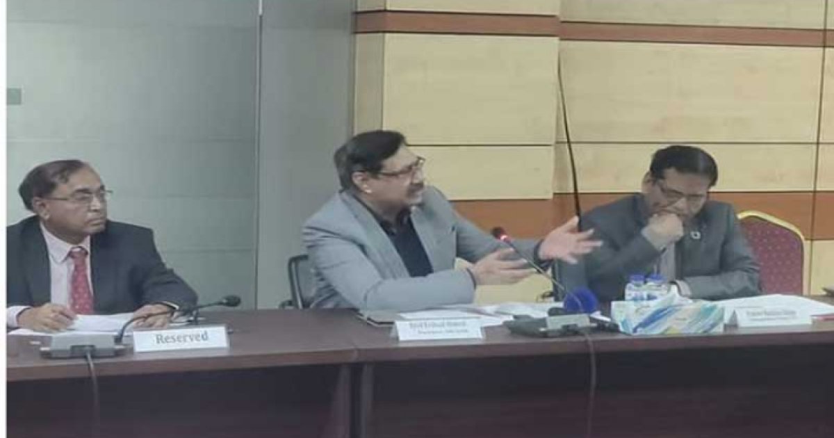 ভিয়েতনামে পণ্য খালাস এক দিনে, বাংলাদেশে লাগে এক সপ্তাহ: অ্যামচেম সভাপতি