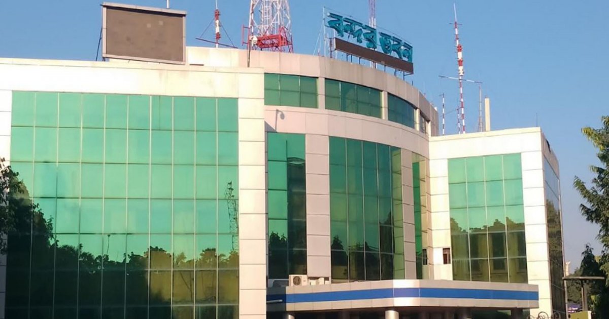 নিউমুরিং টার্মিনাল বেসরকারি মালিকানায় না দিতে চিঠির পর বরখাস্ত, পরে প্রত্যাহার