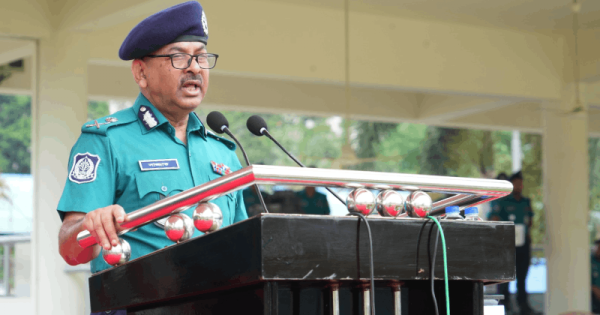কাঙ্ক্ষিত সেবার মাধ্যমে জনগণের মন জয় করতে হবে: ডিএমপি কমিশনার