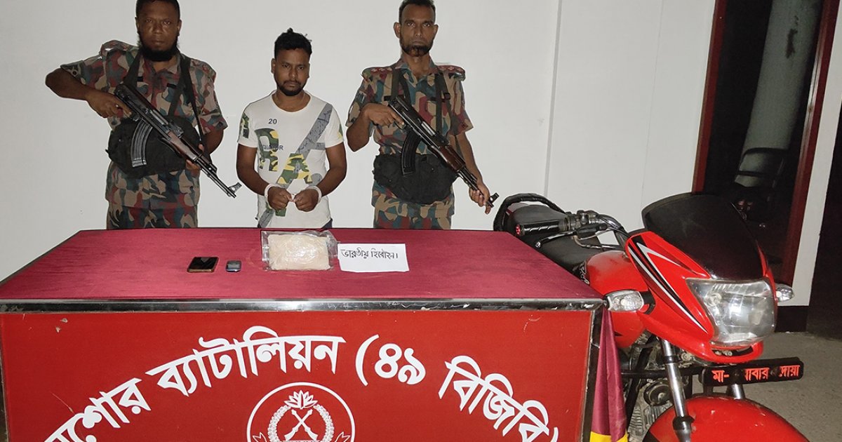 বেনাপোলে মাদকসহ ভারতীয় ট্রাকচালক গ্রেফতার