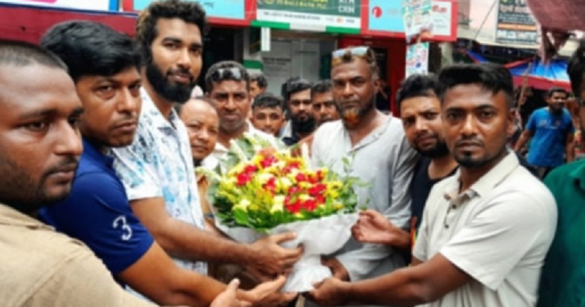 আ.লীগ নেতাসহ শতাধিক ব্যবসায়ীর এনসিপিতে যোগদান