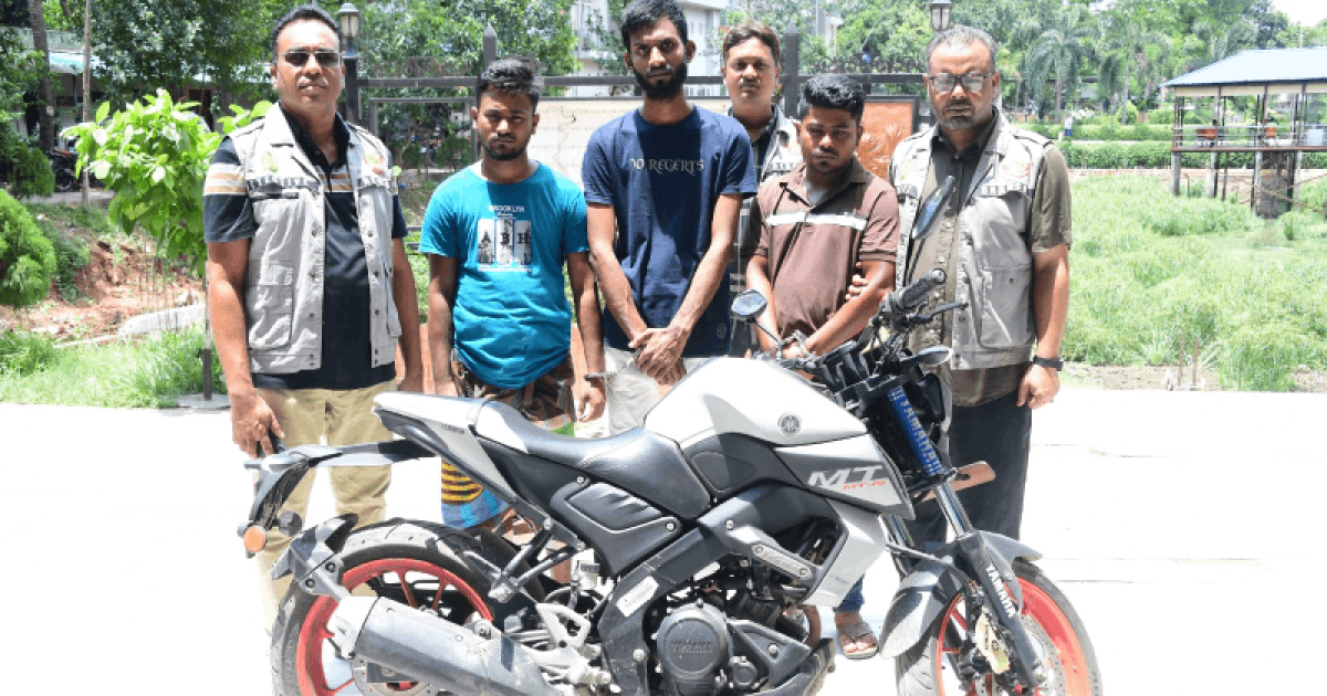 পল্টনে চুরি হওয়া মোটরসাইকেল ফেনীতে উদ্ধার, গ্রেফতার ৪