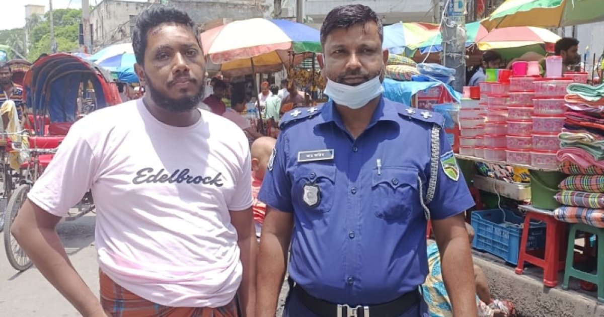 বাসের ধাক্কায় অ্যাম্বুলেন্সের ৫ জন নিহতের ঘটনায় চালক গ্রেফতার