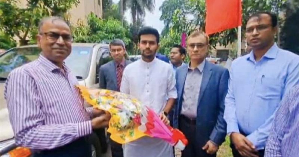 আমাকে আক্রমণ করে লাভ নেই, আদালতে লড়তে হবে: ইশরাক ইস্যুতে আসিফ মাহমুদ