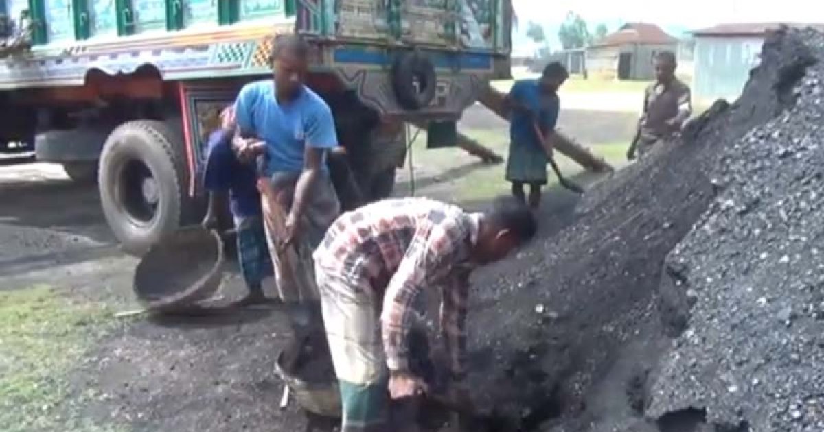 হালুয়াঘাট স্থলবন্দরে ভারত থেকে কয়লা আমদানি বন্ধ, বিপাকে ব্যবসায়ীরা