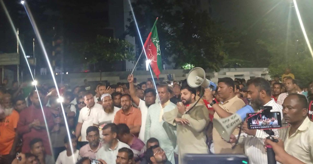 কয়েক হাজার নেতাকর্মী নিয়ে যমুনার সামনে ইশরাকের অবস্থান
