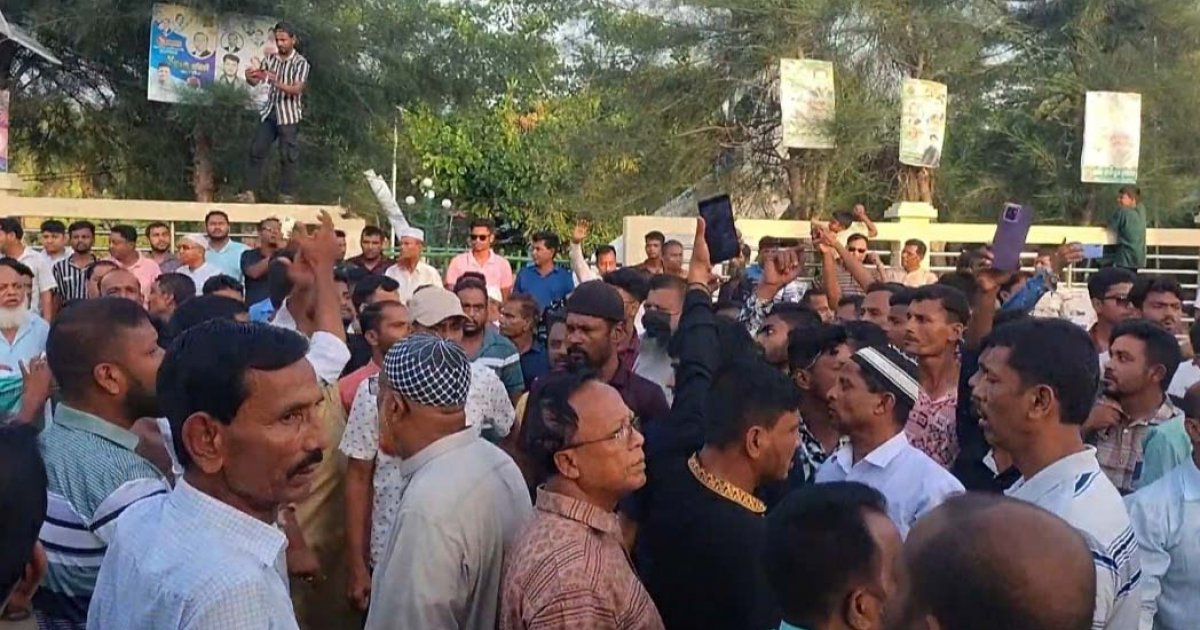 নেতাকর্মীদের বিরুদ্ধে এনসিপির মামলার প্রতিবাদে থানা ঘেরাও বিএনপির