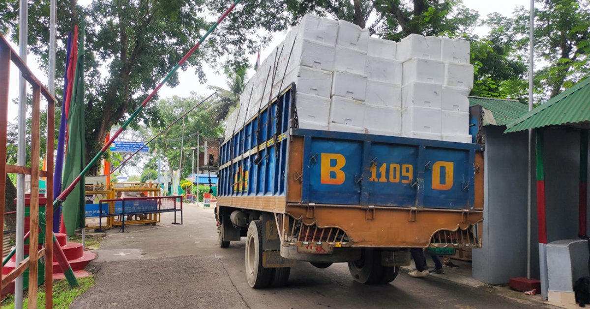 আখাউড়া স্থলবন্দর দিয়ে ভারতে মাছ রফতানি বন্ধ