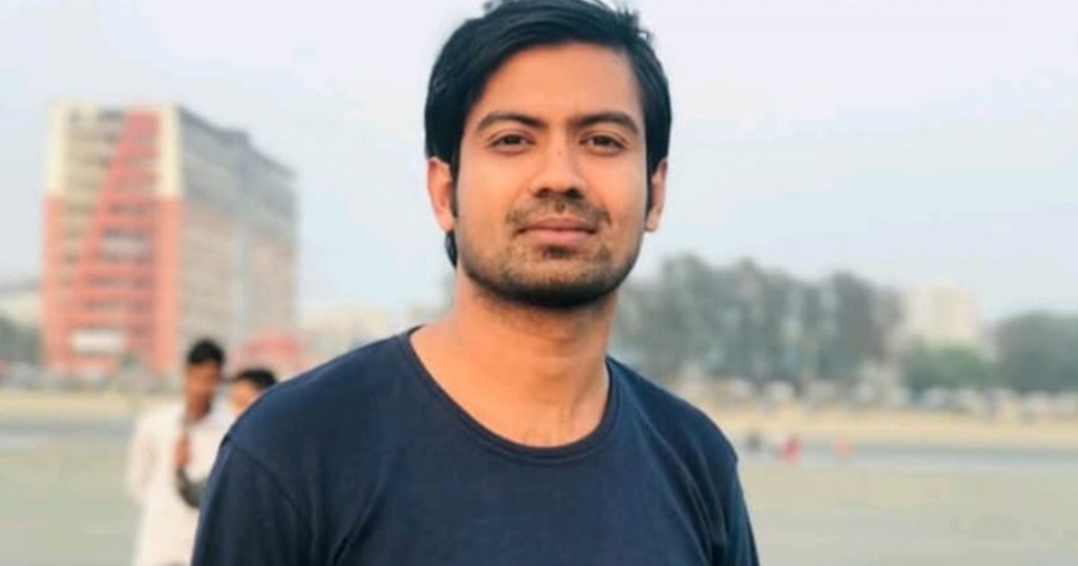‘মোবাইলে কথা বলতে বলতে’ ছাদ থেকে পড়ে যুবকের মৃত্যু
