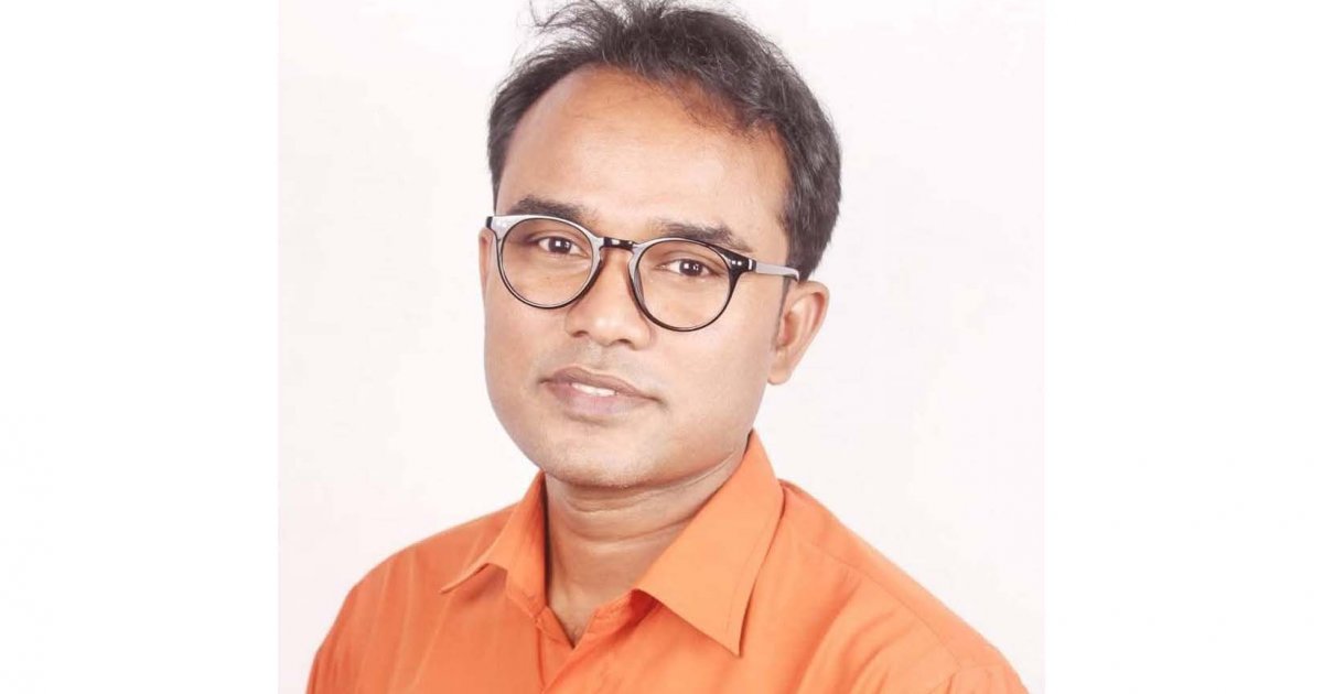 নরসিংদীতে কবি হাসনাইন হীরার ওপর দুর্বৃত্তদের হামলা