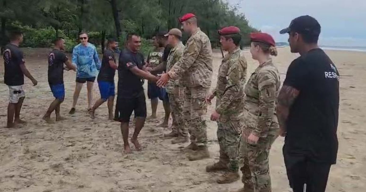 কক্সবাজারে ফায়ার সার্ভিসের কর্মীদের প্রশিক্ষণ দিলো মার্কিন সেনা-বিমান বাহিনী