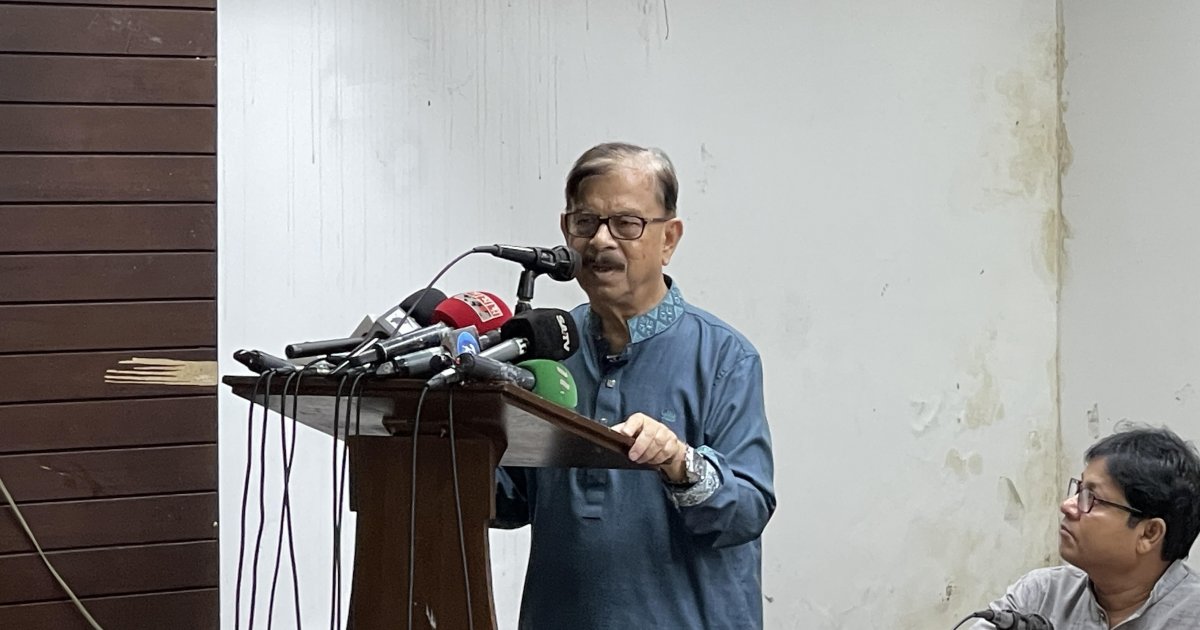 নির্বাচন নিয়ে কথা বলতে পারছেন না কেন: মান্না