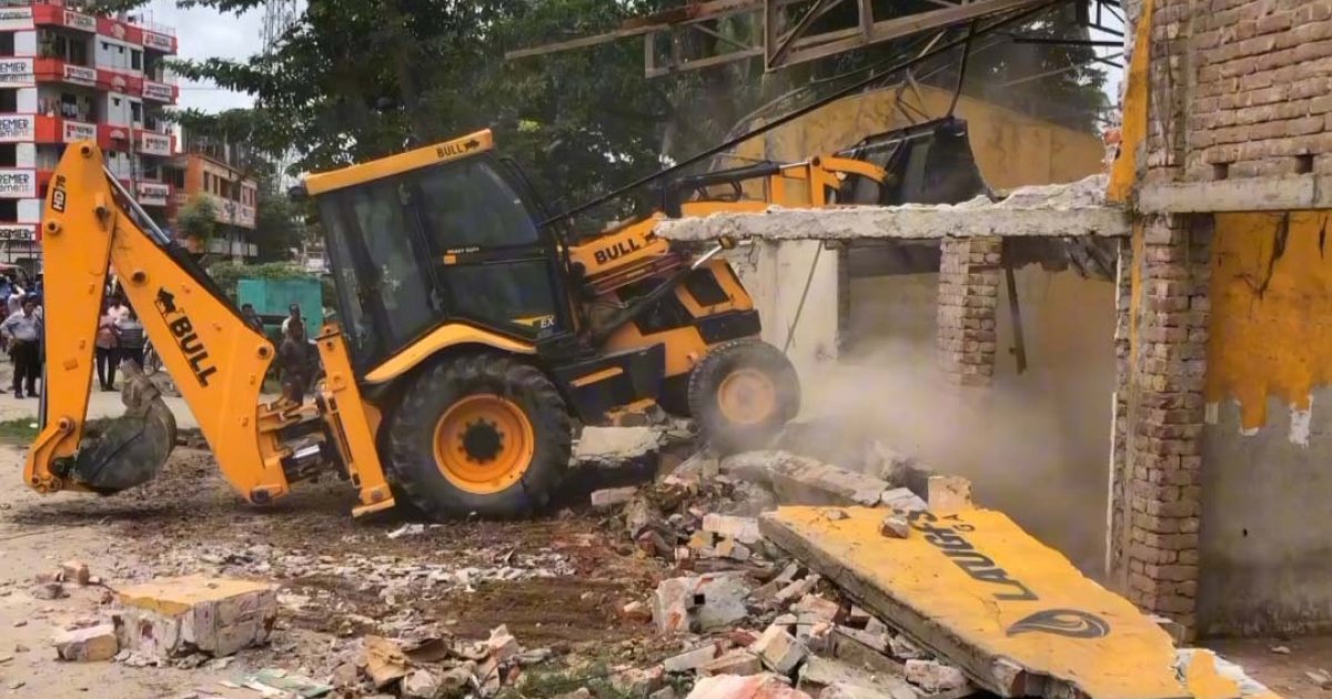 গোপালগঞ্জ শহরে অবৈধ স্থাপনা উচ্ছেদ