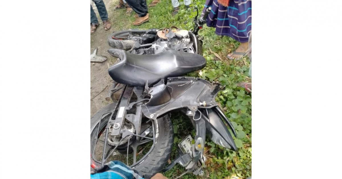 ট্রাকচাপায় মোটরসাইকেল আরোহী স্কুলছাত্র নিহত