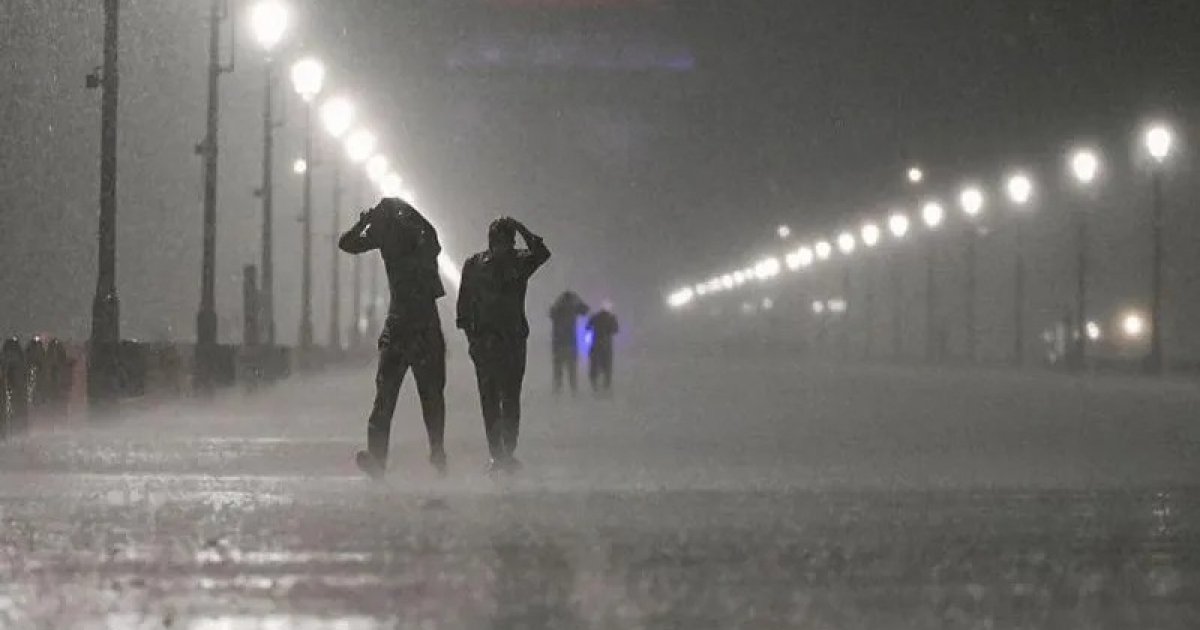 ভারতে প্রবল বৃষ্টিতে একাধিক বড় শহরে দুর্ভোগ