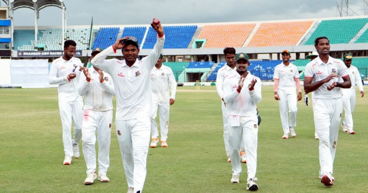 রাকিবুলের সাত উইকেট, শেষ বিকালে বাংলাদেশের অস্বস্তি