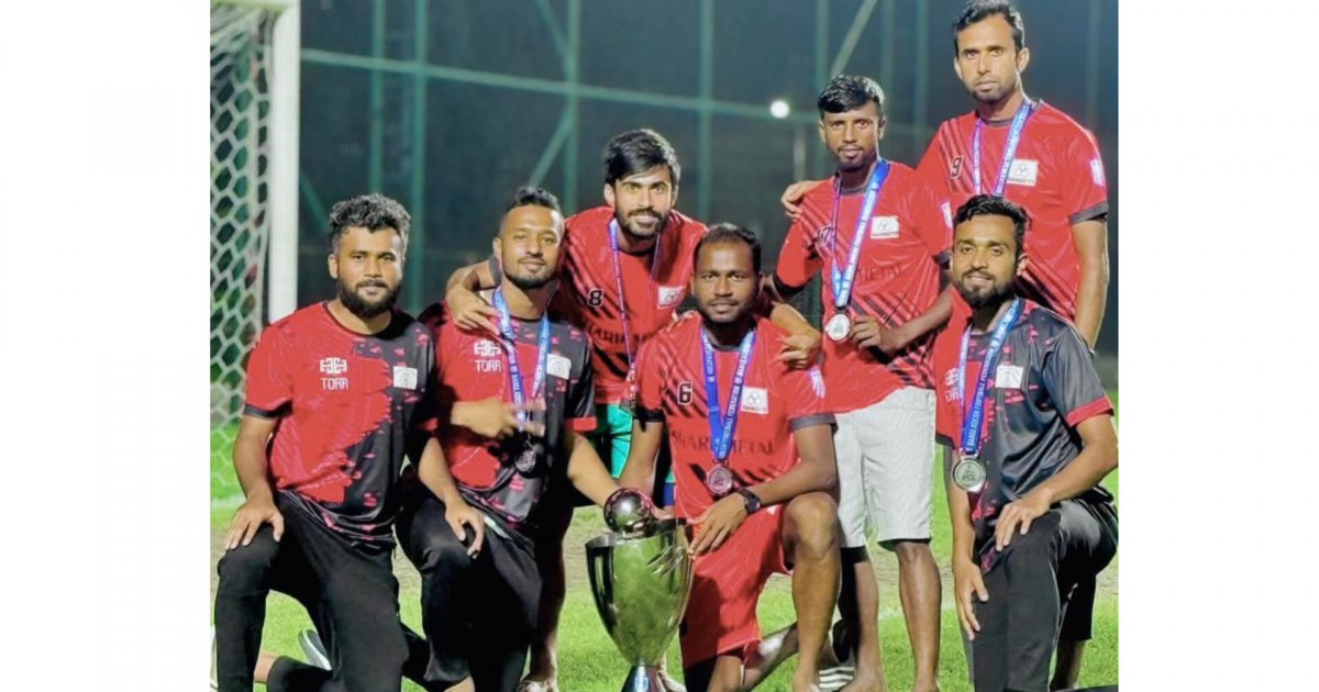 সাড়ে ৫ ঘণ্টা ভোগান্তির পর মধ্যরাতে ট্রফি নিলো পিডব্লিউডি!