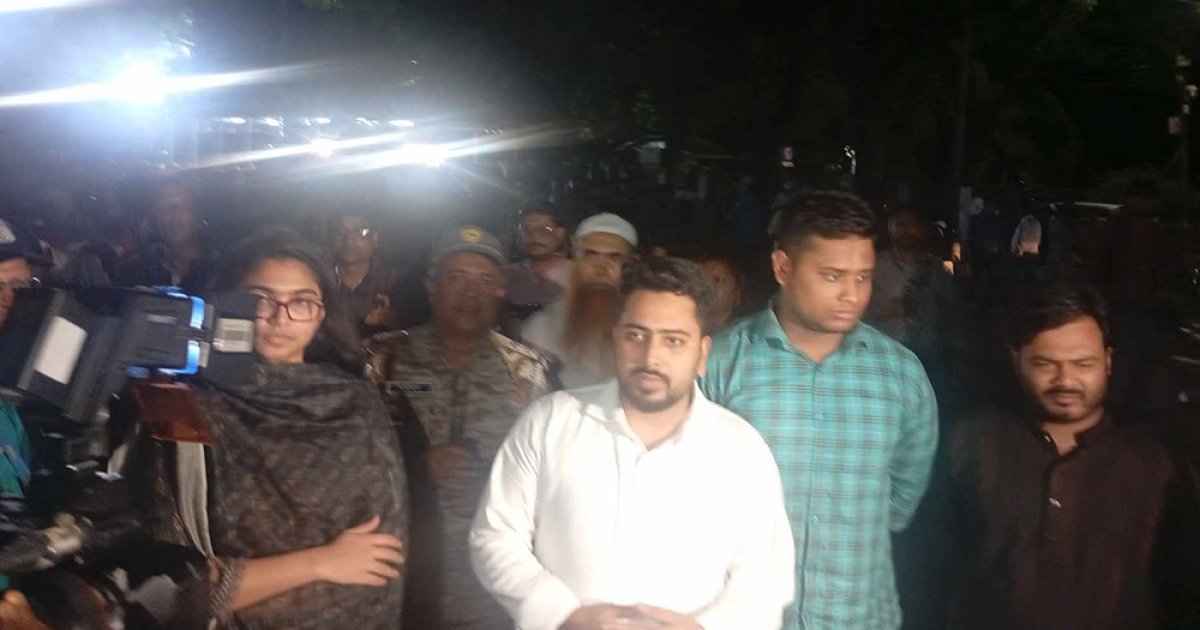 প্রধান উপদেষ্টার সঙ্গে বৈঠকে অংশ নিতে যমুনায় এনসিপির প্রতিনিধি দল