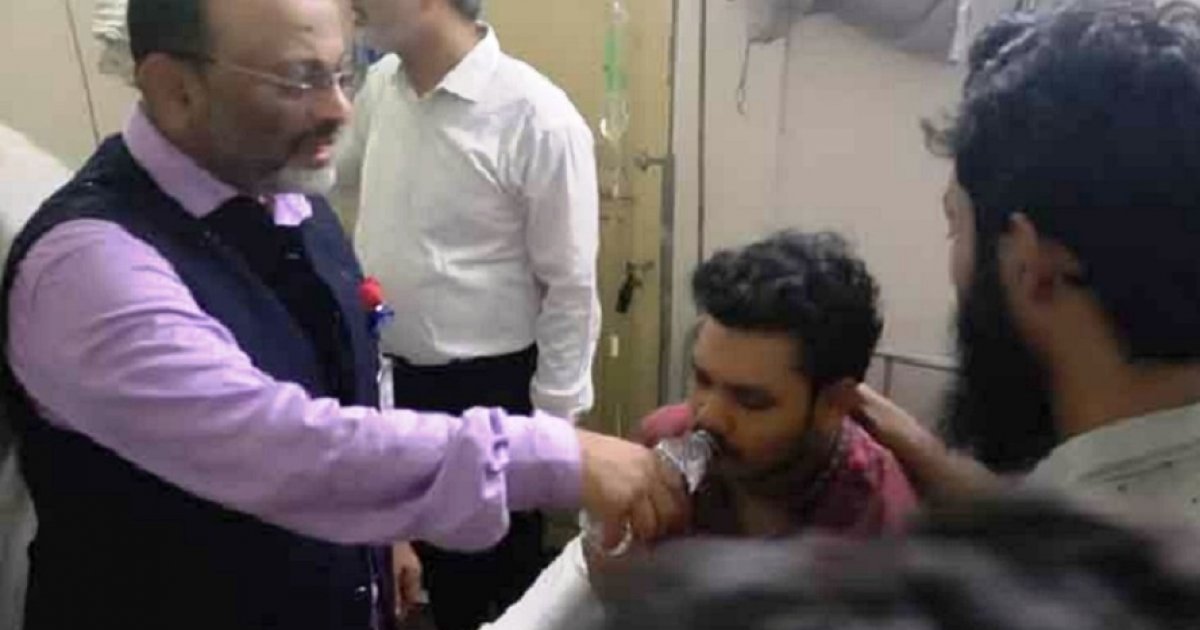 ভিসির আশ্বাসে অনশন ভাঙলেন তিন ছাত্রনেতা