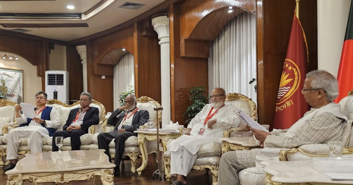 প্রধান উপদেষ্টার সঙ্গে বিএনপির বৈঠক চলছে