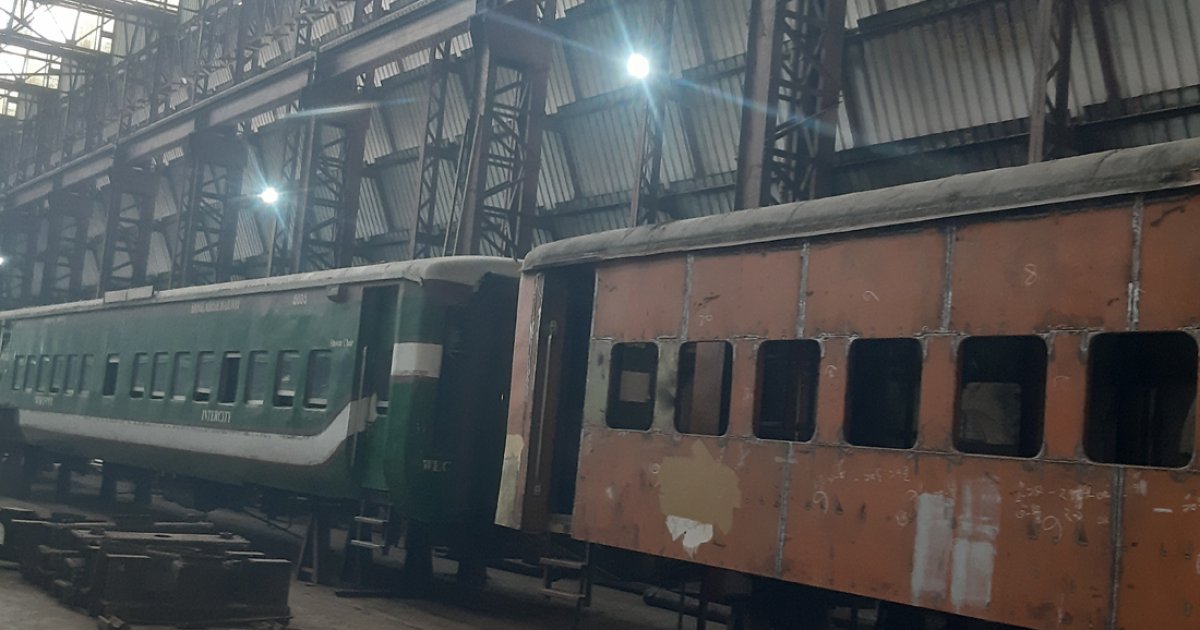 ঈদযাত্রা: সৈয়দপুর রেলওয়ে কারখানায় মেরামত হচ্ছে ১৪০ কোচ