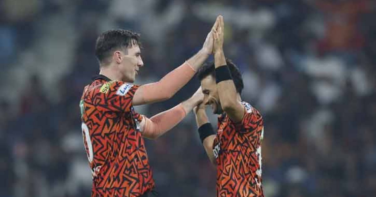 হায়দরাবাদের কাছে হেরে শীর্ষে ওঠা হলো না বেঙ্গালুরুর